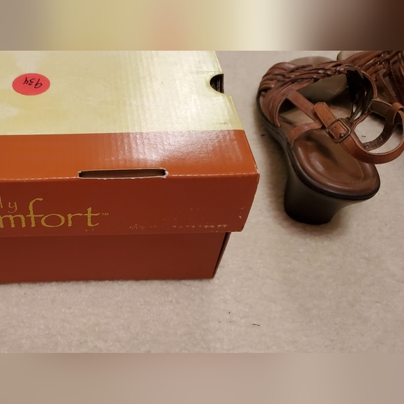 Wedge Heel Leather Open Weave by Strictly Comfort w/Original Box - Picture 7 of 15